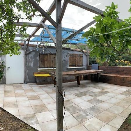 Villa Studio Avec Jardin Vias Exterior foto